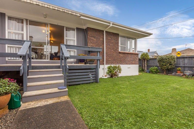 1/5 Erson Avenue, Royal Oak, Auckland - Carousel 2