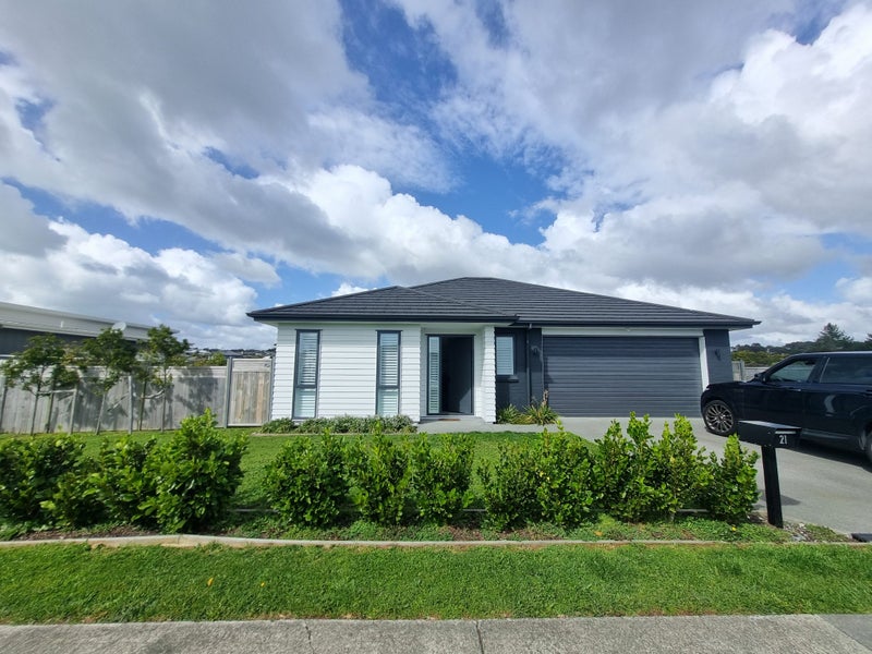 21 Cadwil Drive, Beachlands, Auckland - Carousel 1