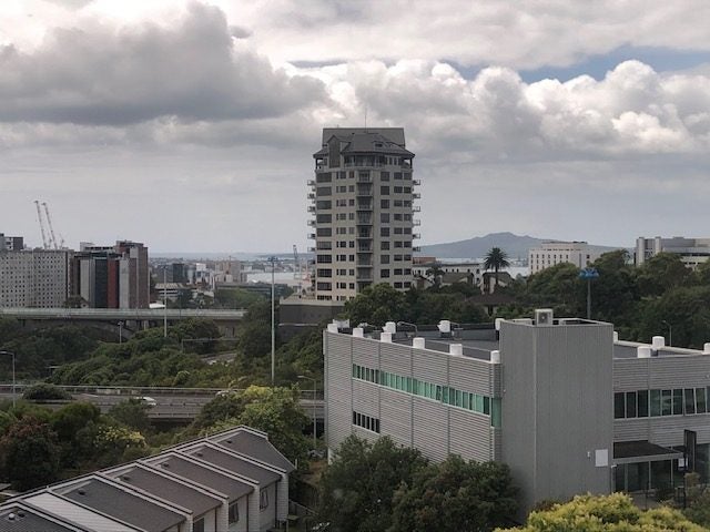 5Q/16 Burton Street, Grafton, Auckland - Carousel 2