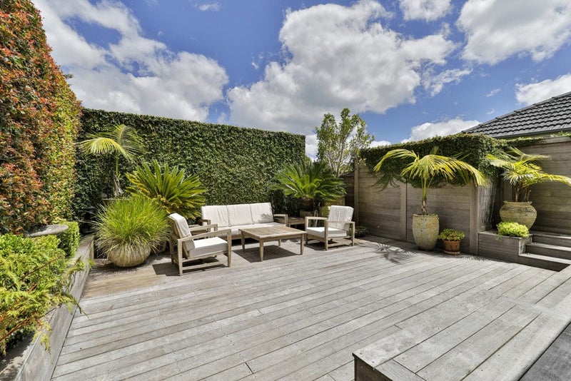 2/12 Bella Vista Road, Herne Bay, Auckland - Carousel 1