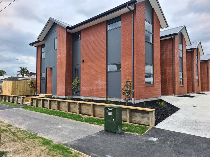 3/5 Ford Street, Hamilton East, Hamilton - Carousel 1