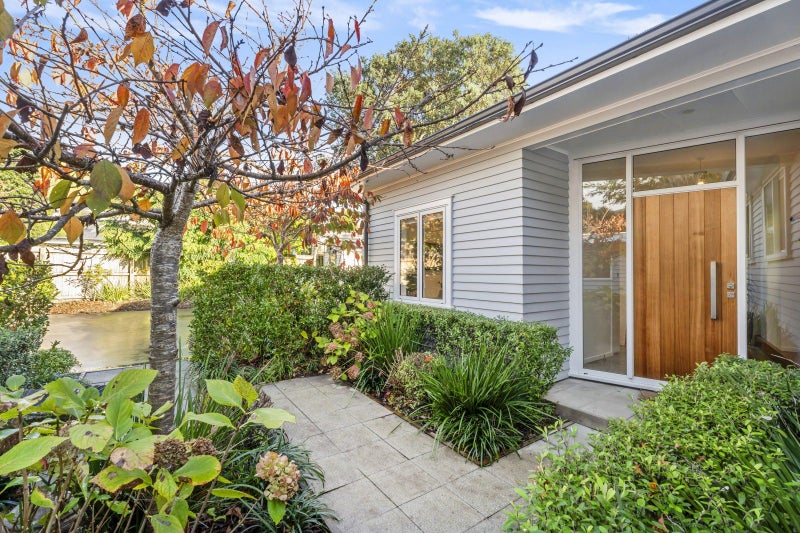 56 Taylor Road, Mangere Bridge, Auckland - Carousel 2