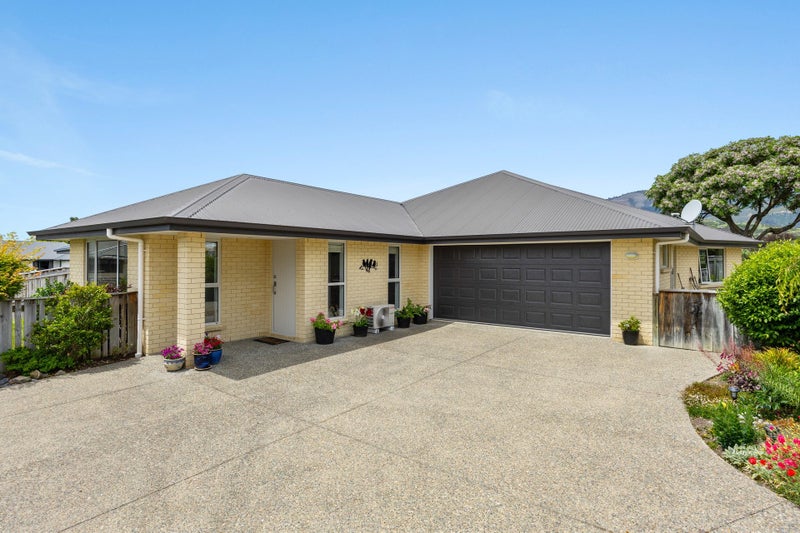 33 Hammill Grove, Stoke, Nelson - Carousel 1