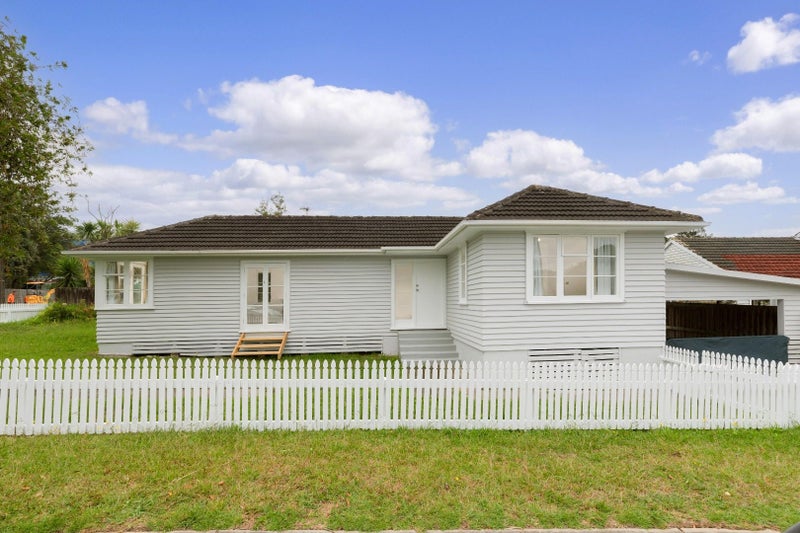 182 Beach Haven Road, Beach Haven, Auckland - Carousel 1