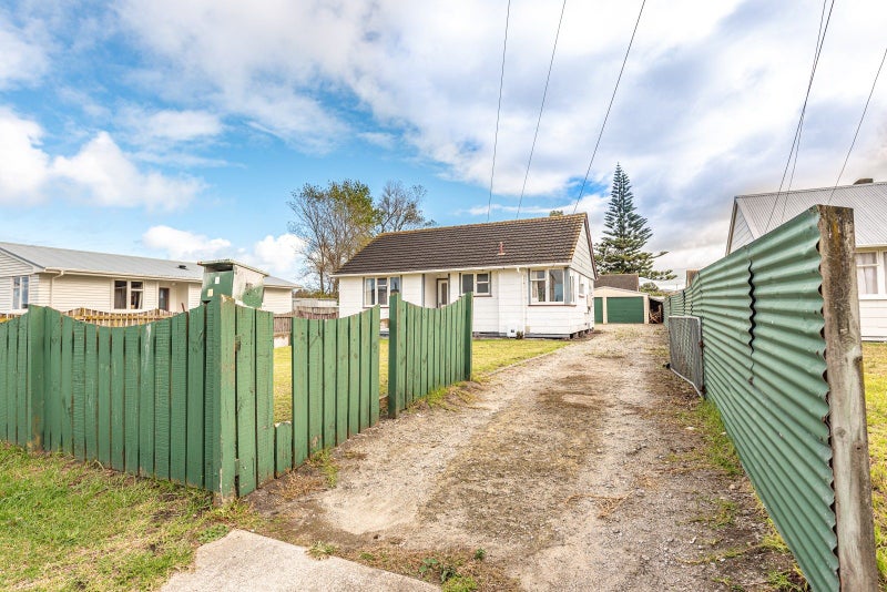 27 Matipo Street, Castlecliff, Whanganui - Carousel 2