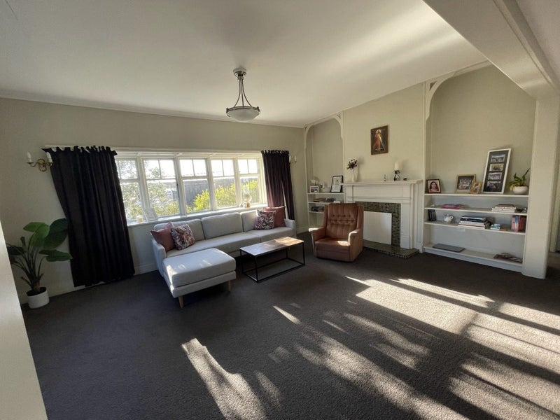 3 St Michaels Crescent, Kelburn, Wellington - Carousel 1