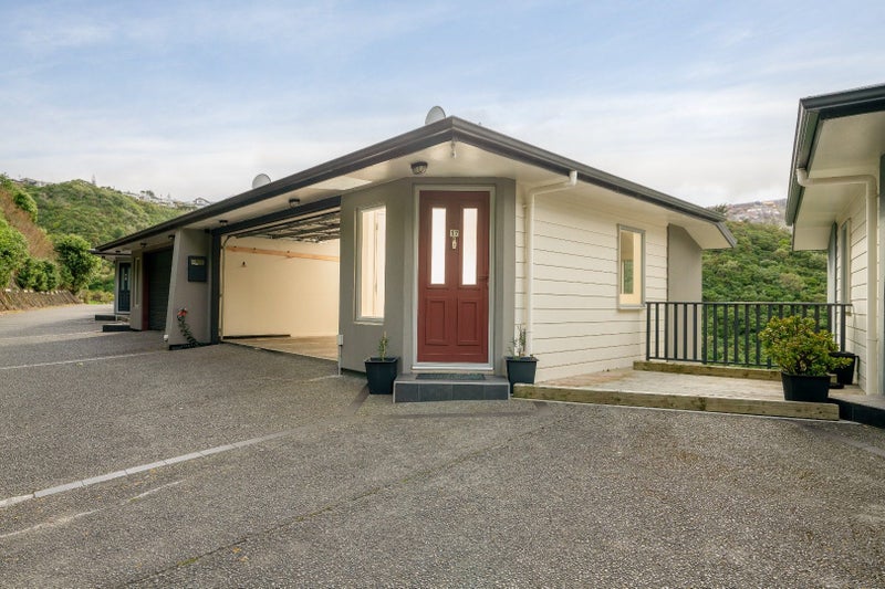 17F Onslow Road, Khandallah, Wellington - Carousel 1