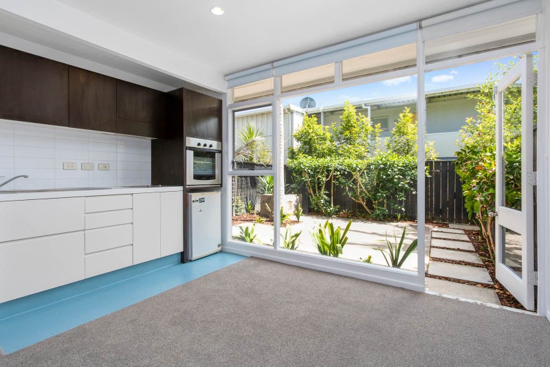 2/25 Wallace Street, Herne Bay, Auckland - Carousel 1