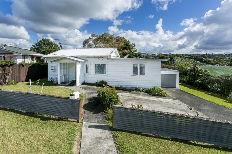21 Philson Terrace, Browns Bay, Auckland - Carousel 1