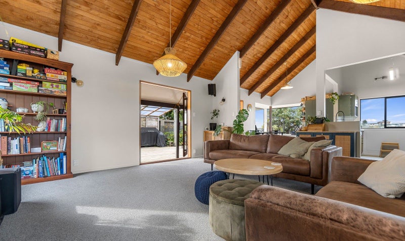 28 Lachlan Drive, Dinsdale, Hamilton - Carousel 1