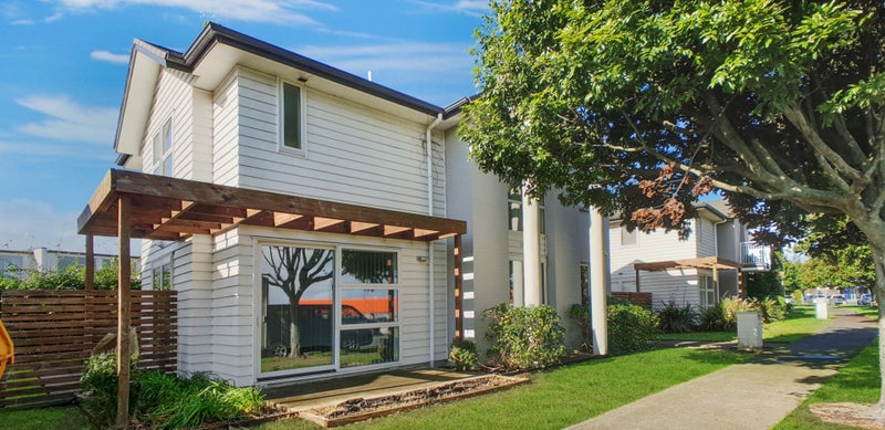 27 Arion Road, Takanini, Auckland - Carousel 1