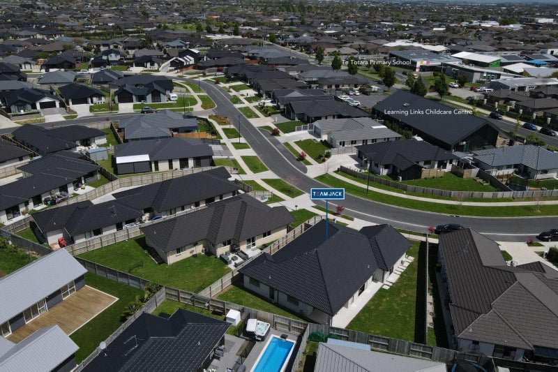 7 Keerangi Place, Rototuna North, Hamilton - Carousel 2