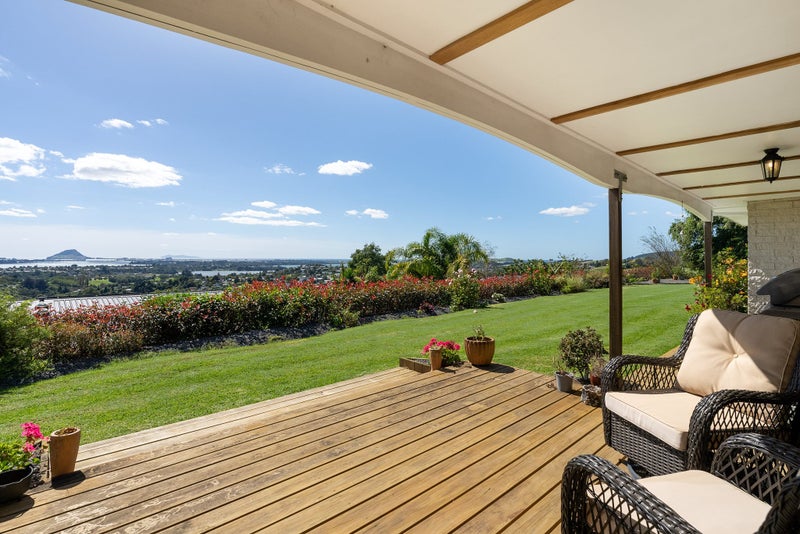 12 Tobacco Hill, Welcome Bay, Tauranga - Carousel 1