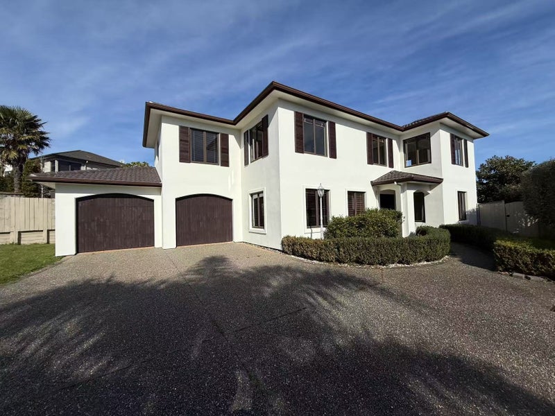 11 Dunvegan Rise, East Tamaki Heights, Auckland - Carousel 1