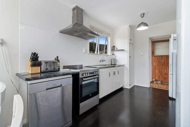 373 Dey Street, Hamilton East, Hamilton - Carousel 2