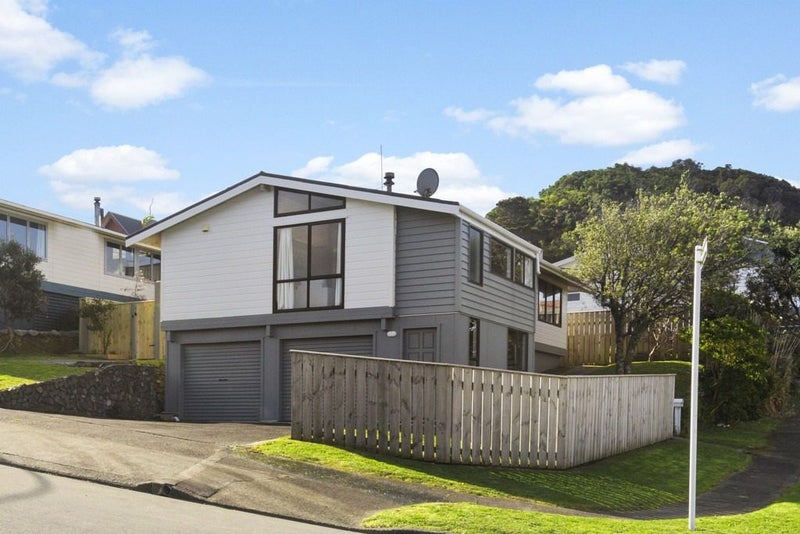 5 Arahanga Grove, Maupuia, Wellington - Carousel 10