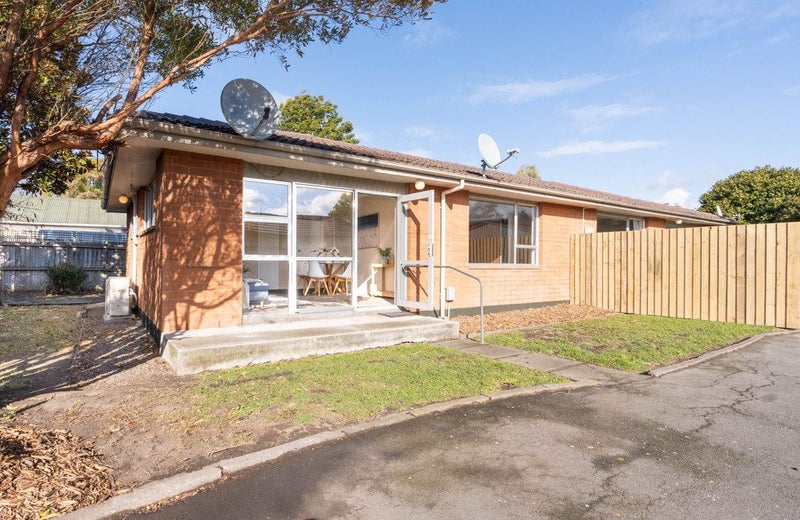 1/97 Gayhurst Road, Dallington, Christchurch - Carousel 1