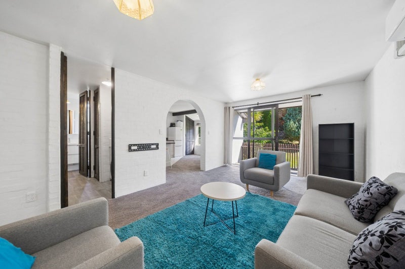 141H Churton Drive, Churton Park, Wellington - Carousel 1