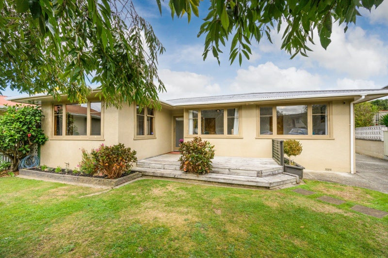 55 Parkland Crescent, Terrace End, Palmerston North - Carousel 1
