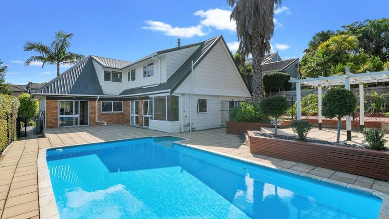 23 Springfield Street, Forrest Hill, Auckland - Carousel 1