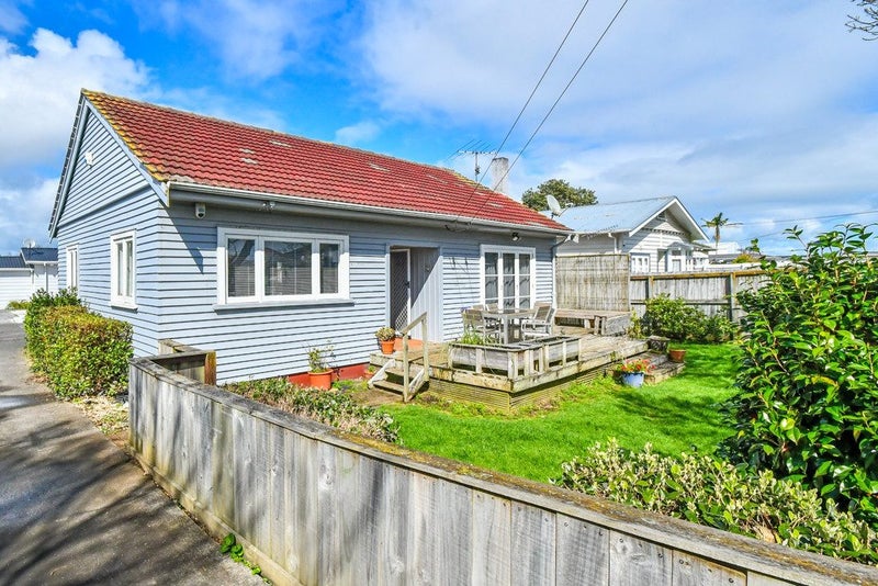 1/5 Freyberg Avenue, Papatoetoe, Auckland - Carousel 1