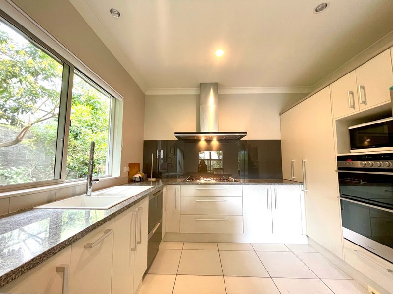 8 Kauriki Terrace, Stonefields, Auckland - Carousel 2