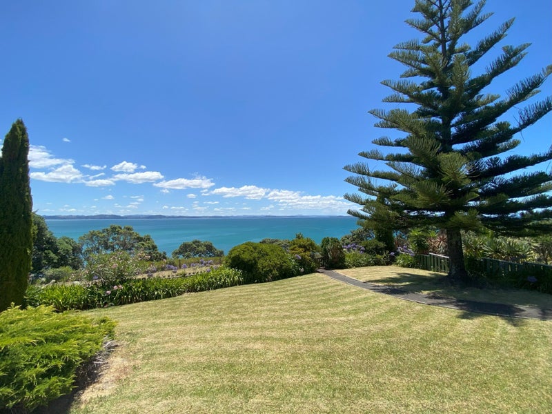 48 Pacific Parade, Army Bay, Whangaparaoa - Carousel 1