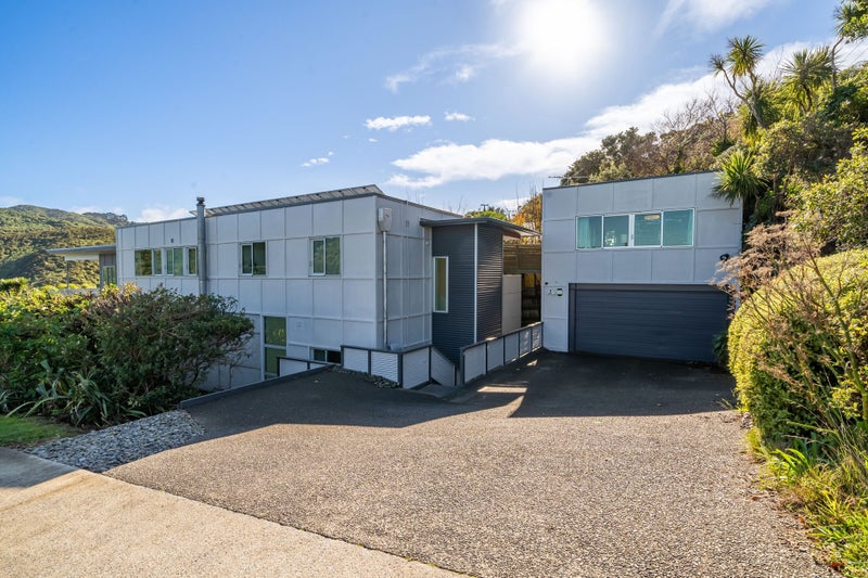 47 Korokoro Road, Korokoro, Lower Hutt - Carousel 1