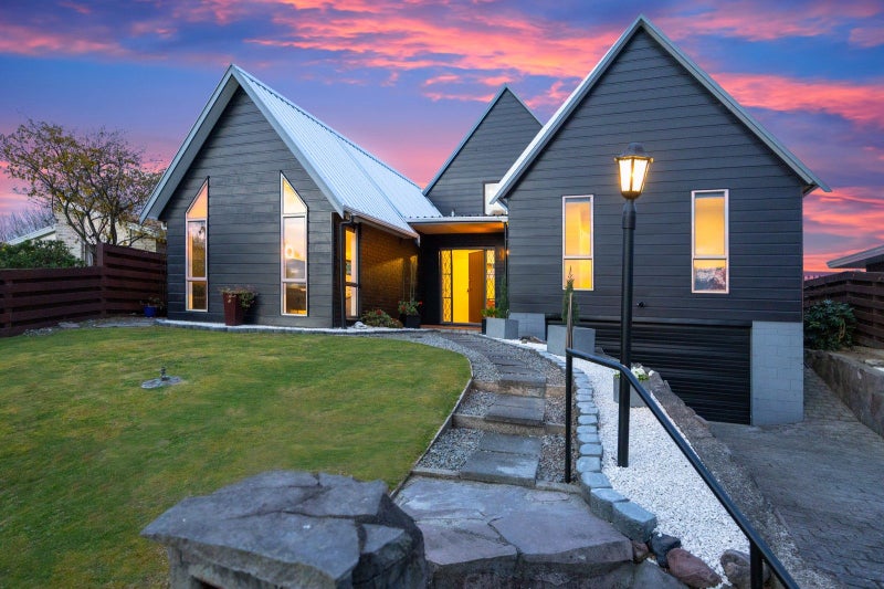 6 Kentucky Way, Awapuni, Palmerston North - Carousel 1