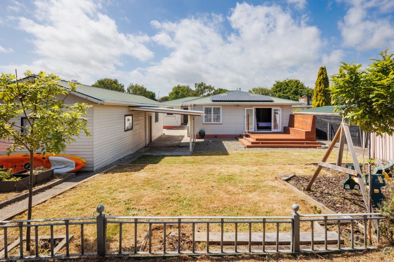 14 Parkland Crescent, Terrace End, Palmerston North - Carousel 2