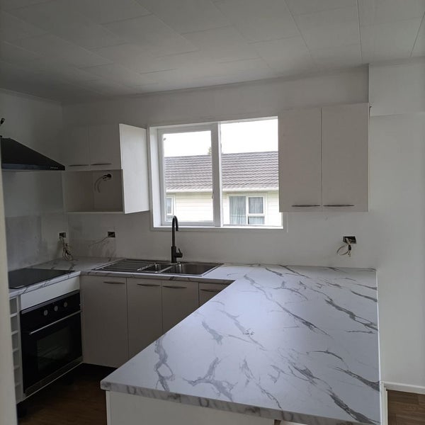 1 Otira Grove, Kelson, Lower Hutt - Carousel 2