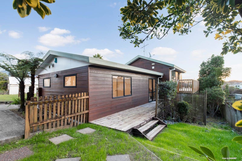 2/822 East Coast Road, Oteha, Auckland - Carousel 2