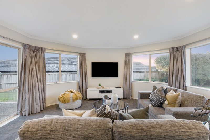 5 Annalong Road, Dannemora, Auckland - Carousel 2