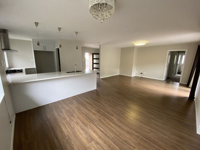 7 Lavender Way, Huntington, Hamilton - Carousel 2