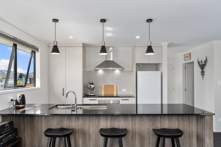 6 Muddle Lane, Pyes Pa, Tauranga - Carousel 2
