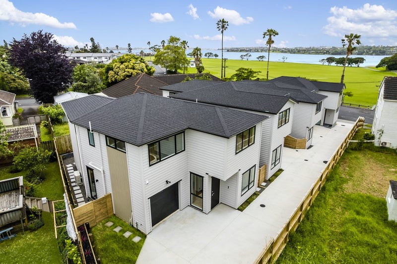 13D Dunkirk Road, Panmure, Auckland - Carousel 1