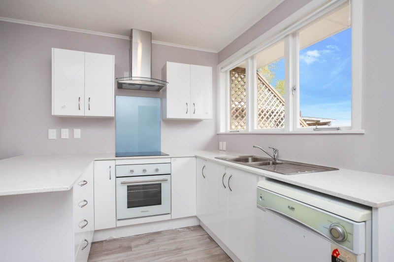 3 Hillview Avenue, New Windsor, Auckland - Carousel 2