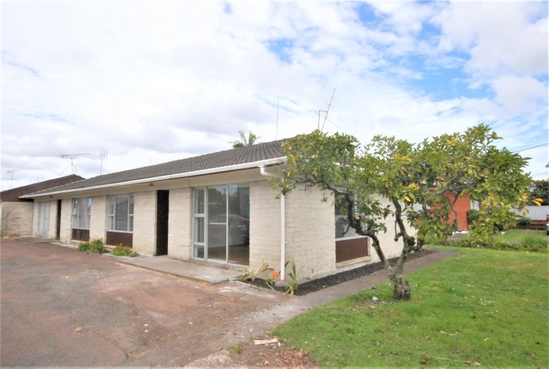 1/24 Kingsway Avenue, Sandringham, Auckland - Carousel 1