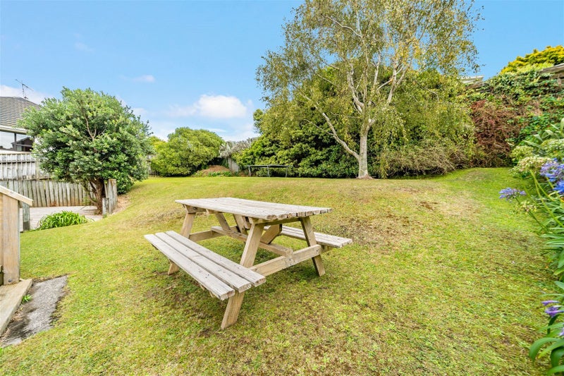 9 Tregony Place, Camborne, Porirua - Carousel 2