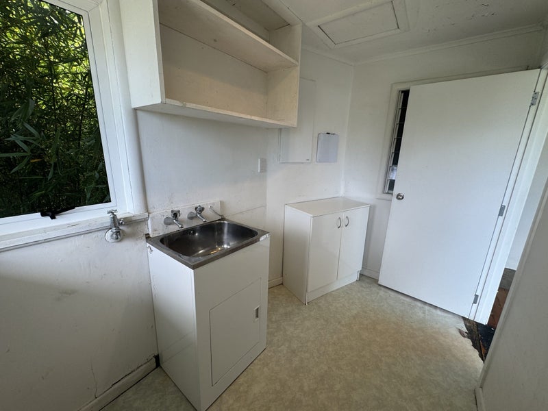 27 Heath Avenue, Northcote, Auckland - Carousel 47