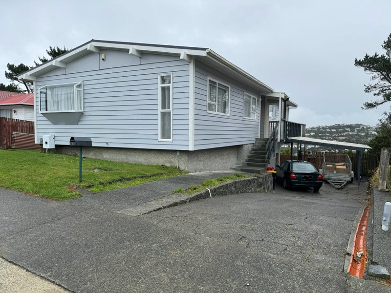 42 Edgecombe Street, Newlands, Wellington - Carousel 1