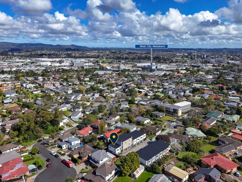 7/7 South Pacific Place, Henderson, Auckland - Carousel 2