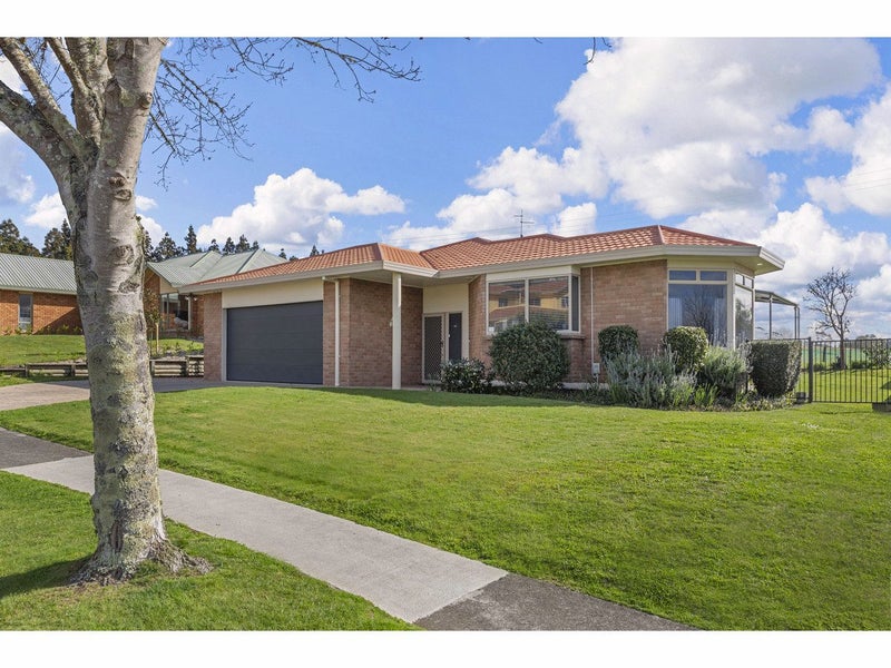 294 Grandview Road, Western Heights, Hamilton - Carousel 1