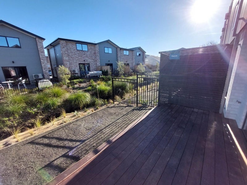 1/33 Webb Street, St Albans, Christchurch - Carousel 10