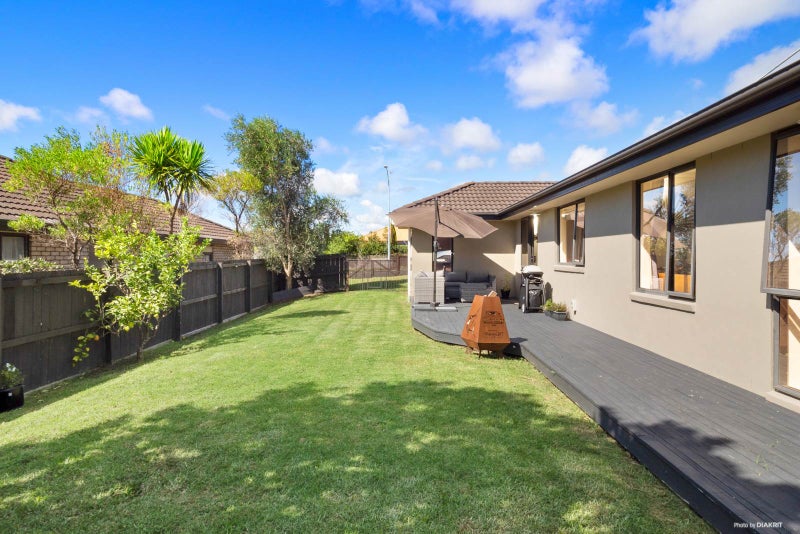 2 Mandalay Place, Waiuku, Waiuku - Carousel 1