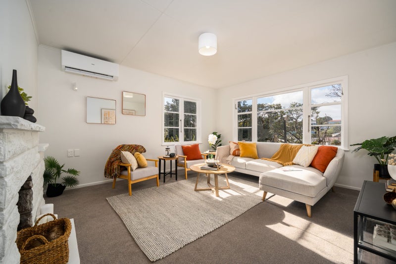 10 Berkshire Grove, Cannons Creek, Porirua - Carousel 2