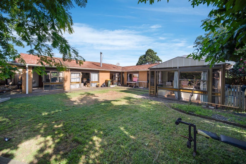 7 Honey Place, Weymouth, Auckland - Carousel 2