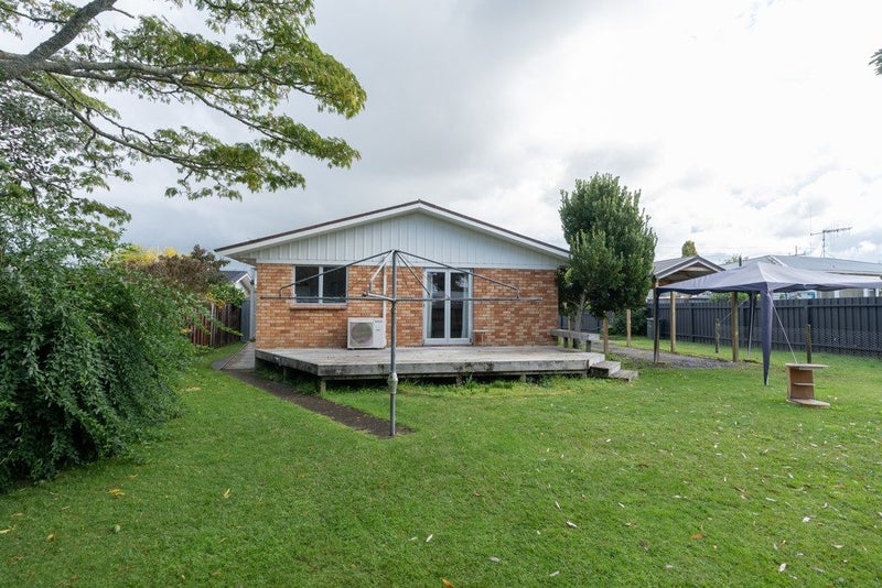 1/2 Herbert Road, Queenwood, Hamilton - Carousel 2