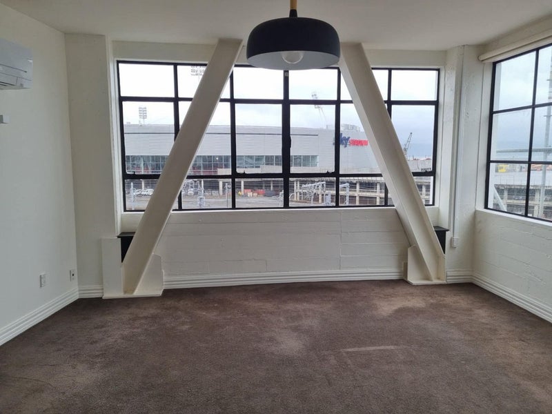 10/125 Thorndon Quay, Pipitea, Wellington - Carousel 2