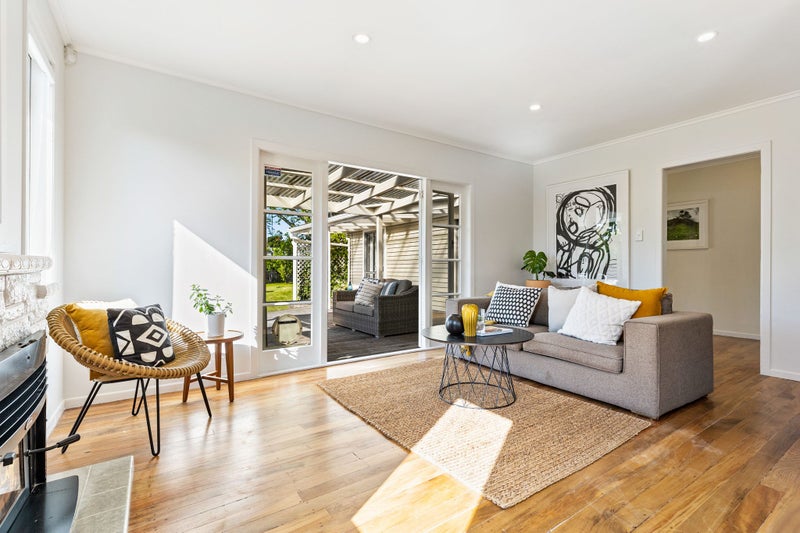 12 Renata Crescent, Te Atatu Peninsula, Auckland - Carousel 2